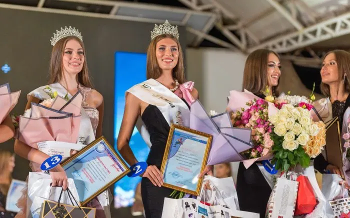 В конкурсе «Жемчужина Черного моря-2022» победила красавица из Донецка