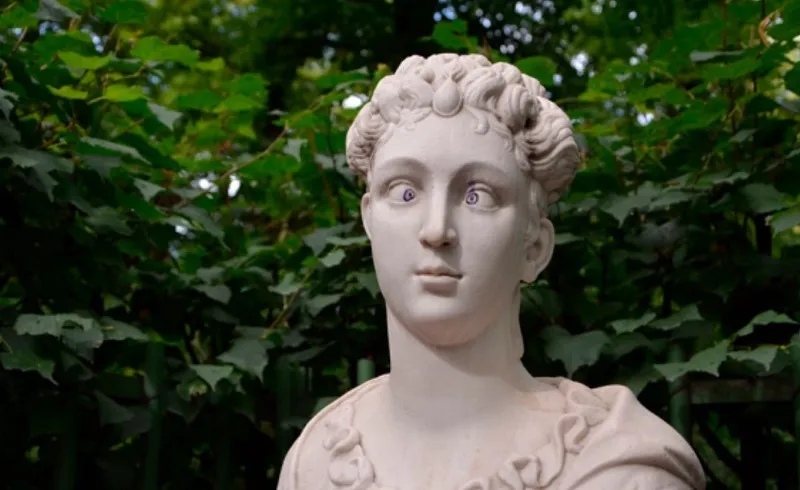 В Петербурге случился скандал из-за «косоглазой» скульптуры в Летнем саду