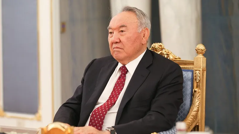 Нурсултана Назарбаева лишили специальных привилегий 