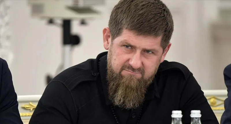 Кадыров поспорил с генералом из-за требования брить бороды участникам СВО