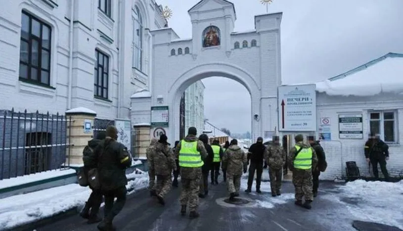 УПЦ должна освободить все помещения Киево-Печерской лавры до 29 марта - власти Украины