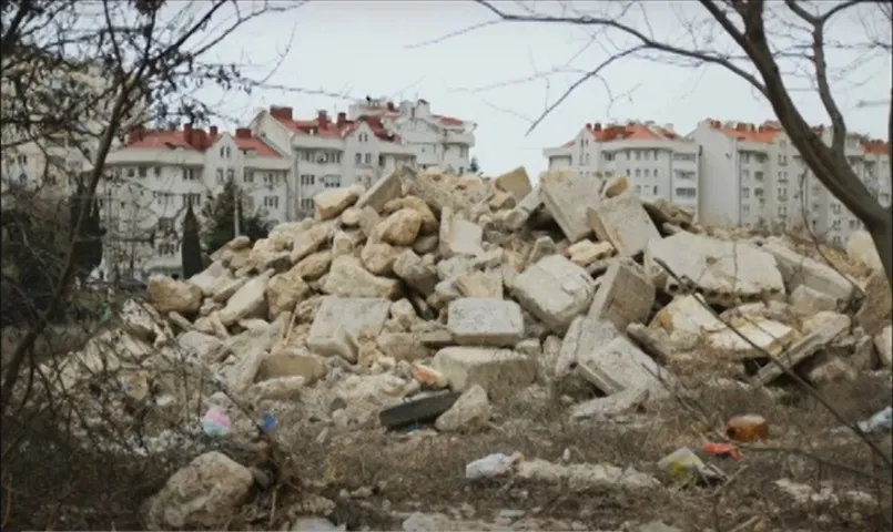В Севастополе назван виновник незаконной горы строительного мусора 