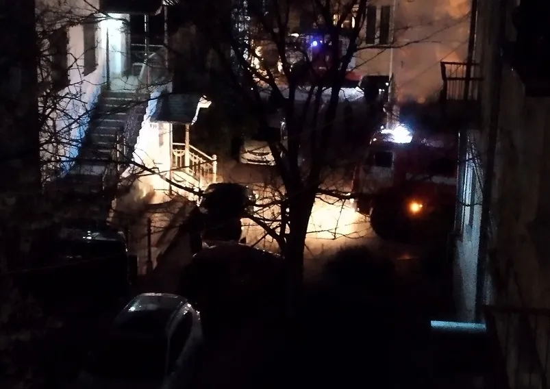 В центре Севастополя сгорела сауна в жилом доме