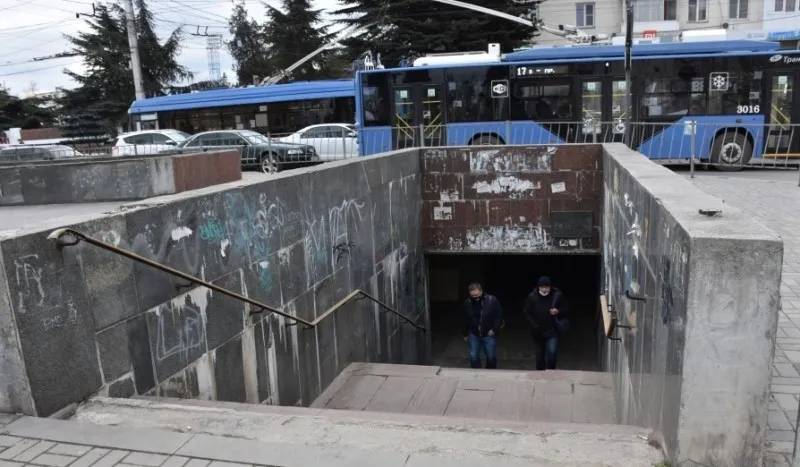 Подземный переход на Корабельной стороне Севастополя закрывается на ремонт