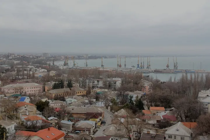 Атака ВСУ на востоке Крыма: в Феодосии оцеплен торговый порт