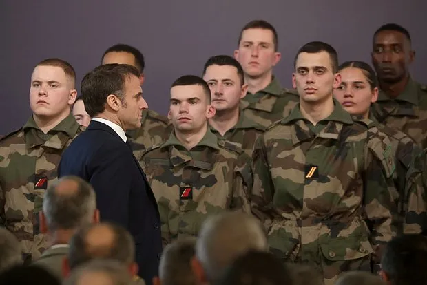 Названы варианты вступления французской армии в конфликт на Украине