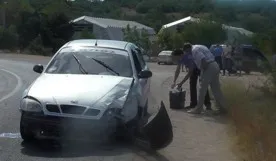 В Севастополе бандит напал с ножом на таксиста, выбросил раненого водителя на дорогу и разбил автомобиль