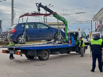 За эвакуацию неправильно припаркованных автомобилей в Севастополе теперь придётся платить 2000 рублей