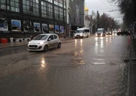 Жители Севастополя "поплыли" по улицам