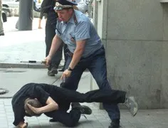 ШОК!!! В севастопольской милиции выбивают признательные показания.