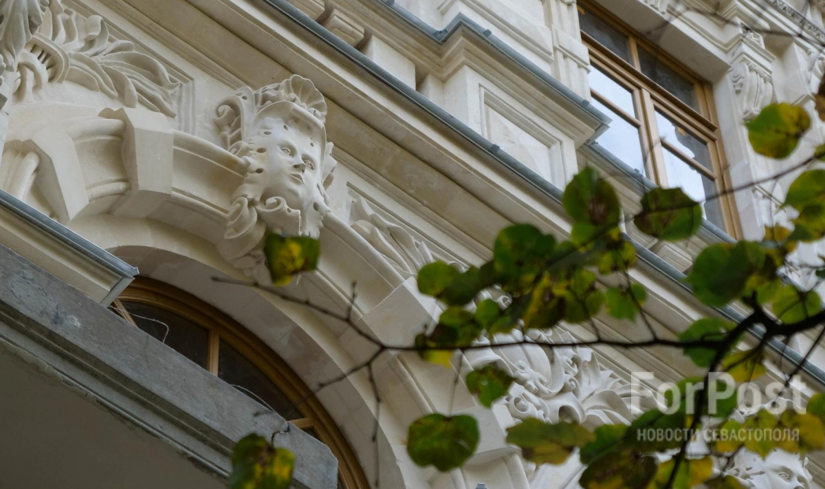 севастополь художественный музей крошицкого фасад барельефы реставрация