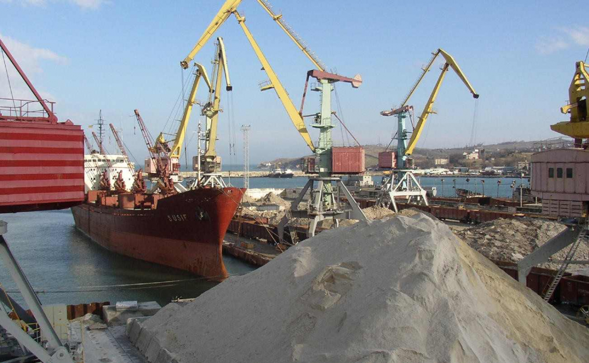 крым порт грузы экономика судно