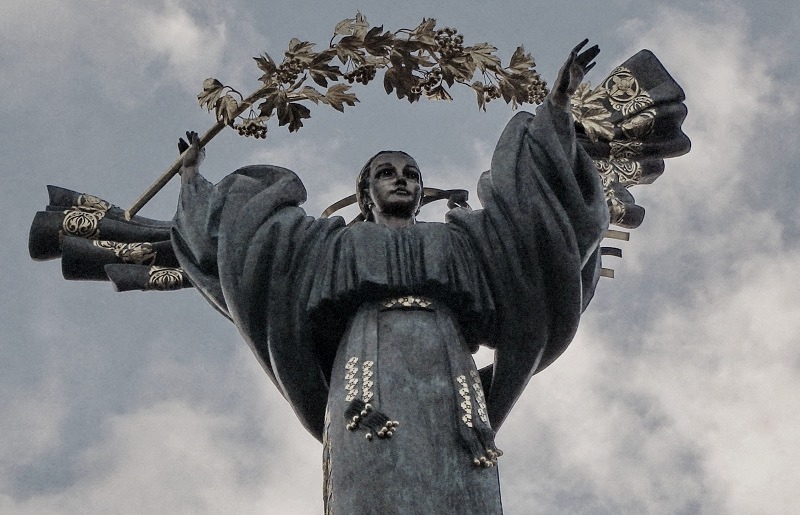 крым майдан памятник независимость Украины киев