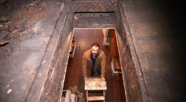 Мужчина случайно нашёл в своём доме чердак с ценностями на миллионы рублей