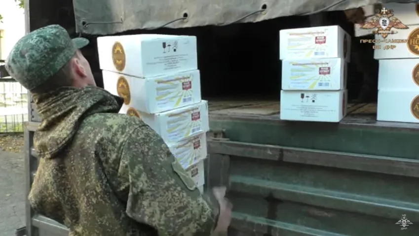 «От русских людей» — Армия ДНР привезла гуманитарную помощь детям и ветеранам