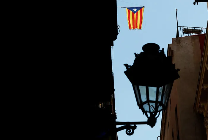 В Испании изучат возможность реформы конституции для завершения кризиса с Каталонией