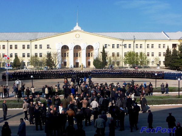 Севастополь училище имени нахимова. ЧВВМУ Нахимова Севастополь. ЧВВМУ им Нахимова в Севастополе Парковая. Училище Нахимова Севастополь. Парковая 6 ЧВВМУ.