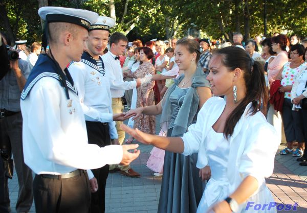 Севастопольский вальс картина