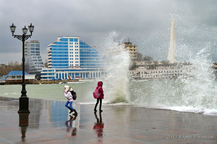 шторм в Севастополе
