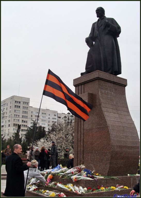 Памятник шевченко в москве фото