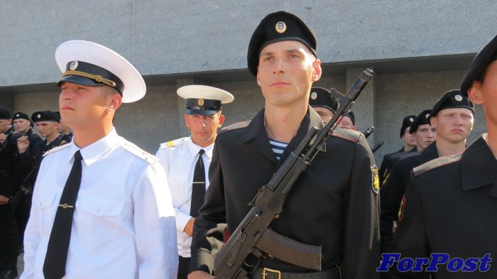 166 экипаж апл. алексей яковлевич лещенко командир 35. командир подводной лодки комсомолец. георгий александер командир 30 батареи. достопримечательности севастополя 35 береговая батарея.