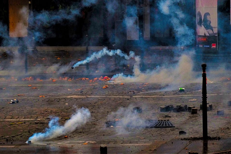 Массовые беспорядки во Франции напоминают начало «Революции Гидности» на Украине Массовые беспорядки во Франции напоминают начало «Революции Гидности» на Украине