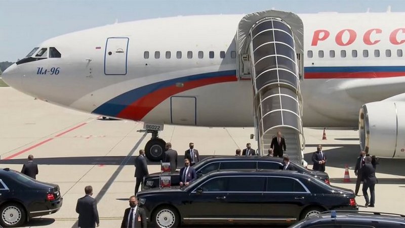 Путин прибыл на встречу с Байденом. Видео