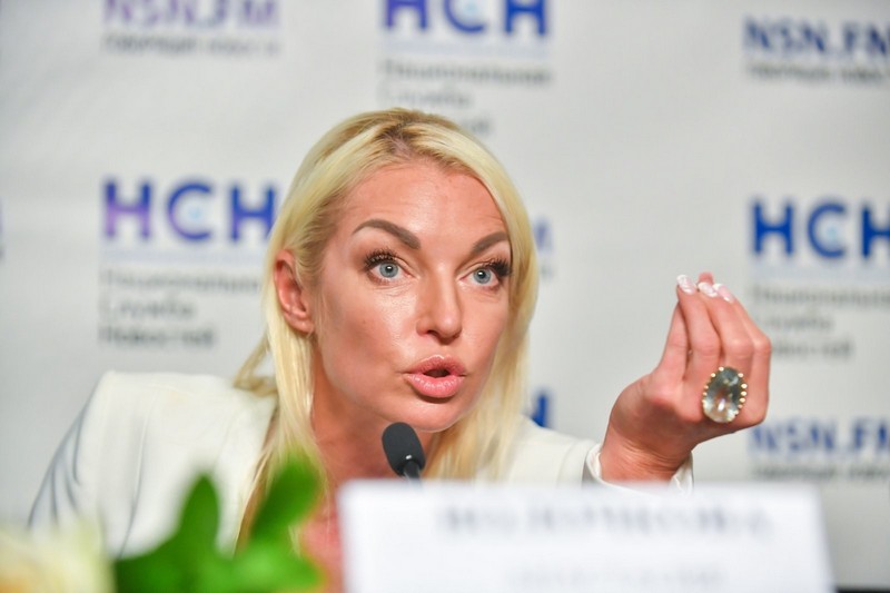 «Спросите у Цискаридзе»: Волочкова обвинила Большой театр в домогательствах