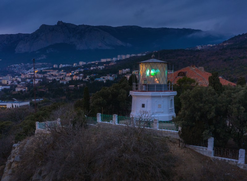 Один из старейших маяков в Крыму может стать вторым Ласточкиным гнездом