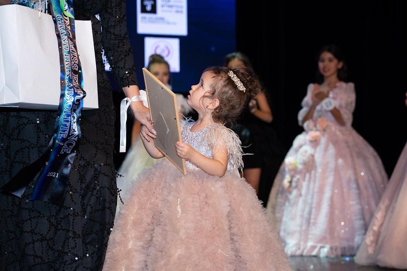 Шоу-бизнес с пеленок: двухлетняя модель из Крыма завоевала 19 медалей