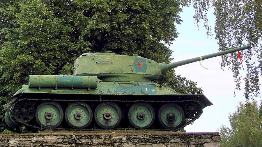 В Эстонии спорят из-за советского Т-34, установленного в Нарве