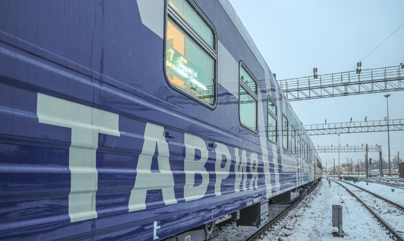 Крымские поезда не могут преодолеть снежный плен в Ростовской области