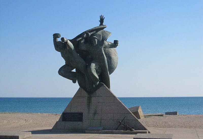 Фирма-подрядчик реставрации филармонии в Крыму займётся памятником Евпаторийскому десанту