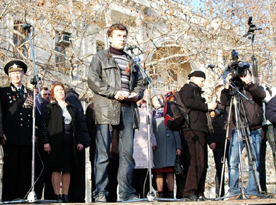 Ведущий Митинга Народной Воли в Севастополе Игорь Соловьев вспоминает о чтении "Руководства городами для чайников" Ведущий Митинга Народной Воли в Севастополе Игорь Соловьев вспоминает о чтении "Руководства городами для чайников"