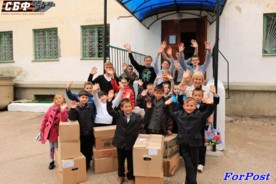 Ребята одного из интернатов Севастополя собрали гуманитарную помощь для Краснодона Ребята одного из интернатов Севастополя собрали гуманитарную помощь для Краснодона
