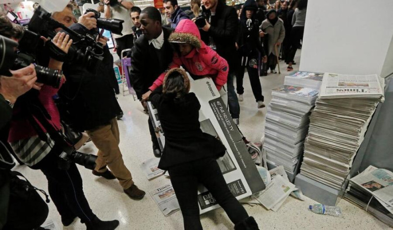 Драки за товары — не редкость в Чёрную пятницу Драки в очередях