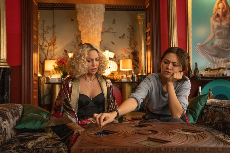 Стеклянная луковица Кейт Хадсон