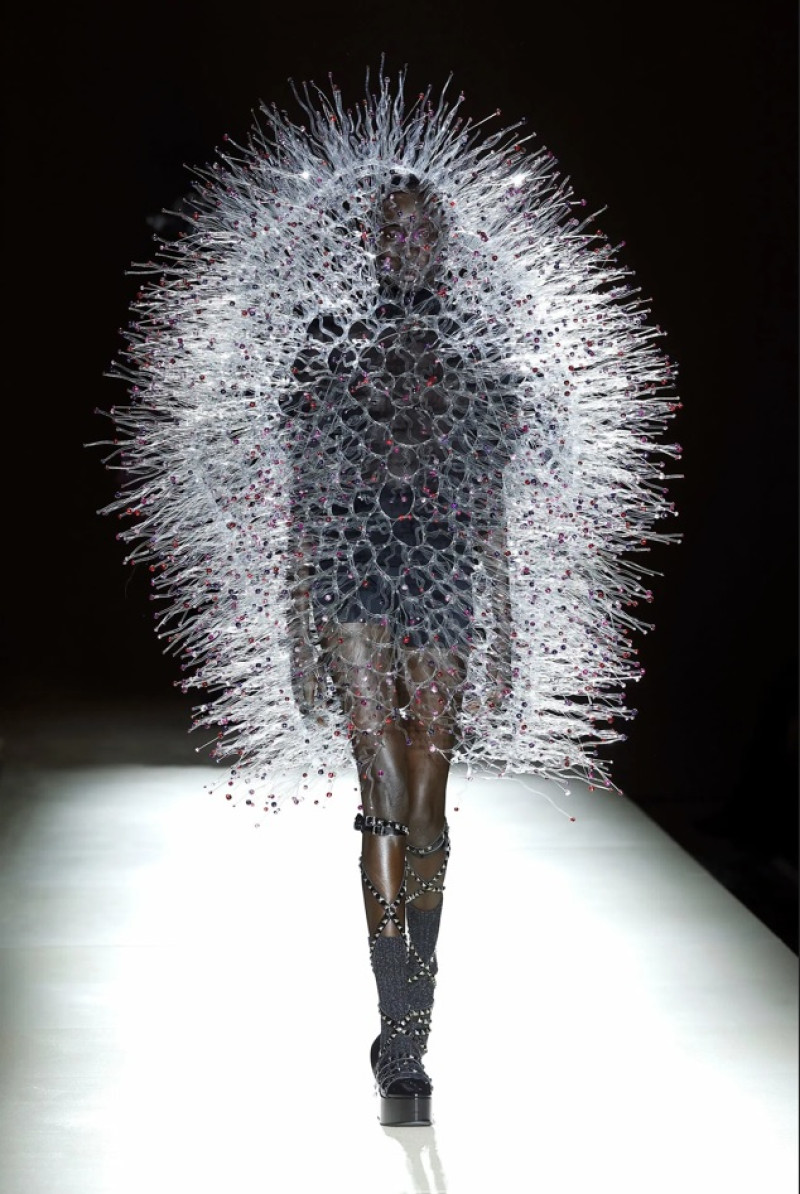 Неделя моды в париже коронавирус