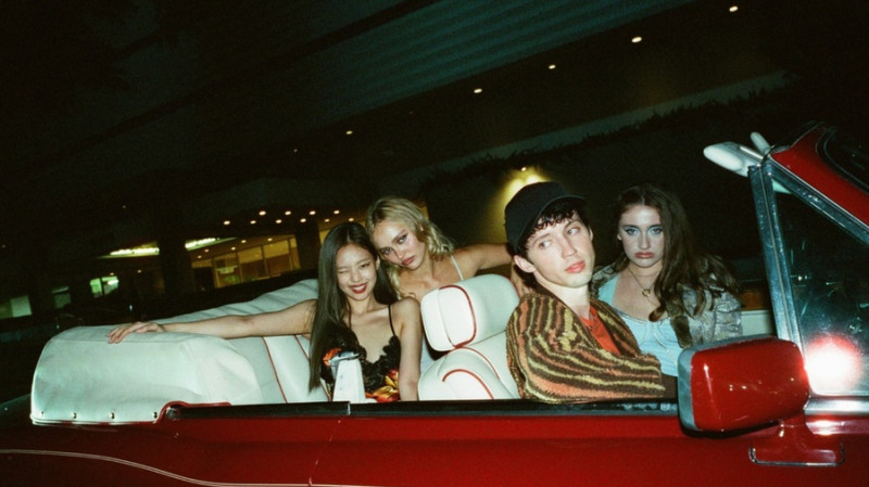 Сериалы 2023 18+