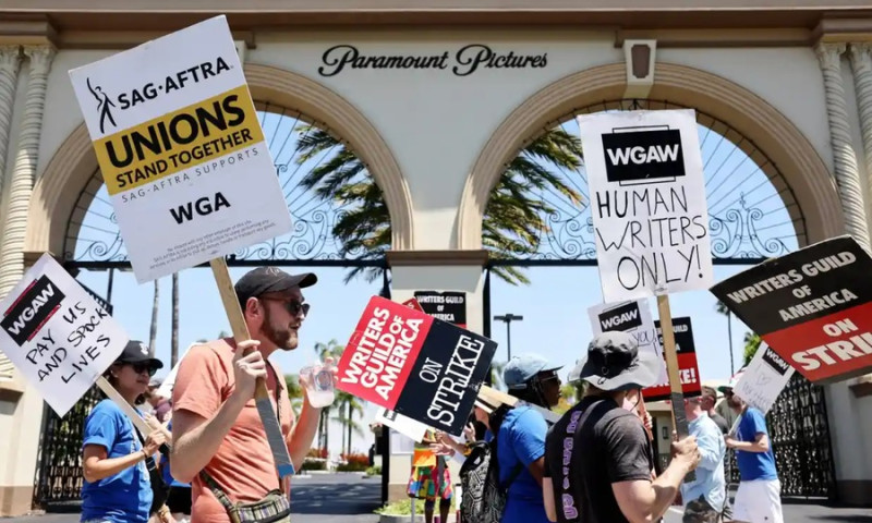 Забастовка сценаристов 2023