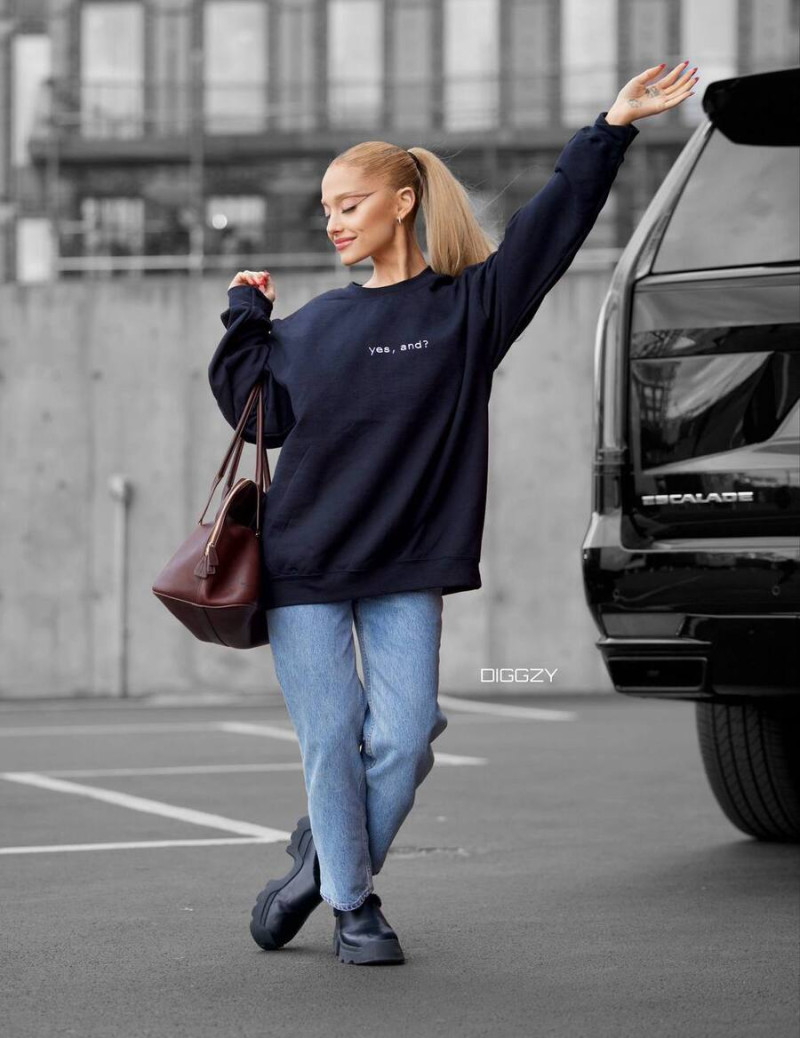 Ariana Grande yes and