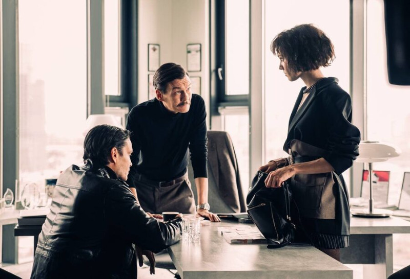 Чужие деньги обзор