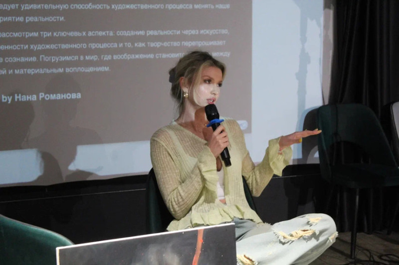 художница Нана Романова