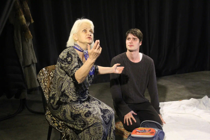 Моя бабушка курит трубку