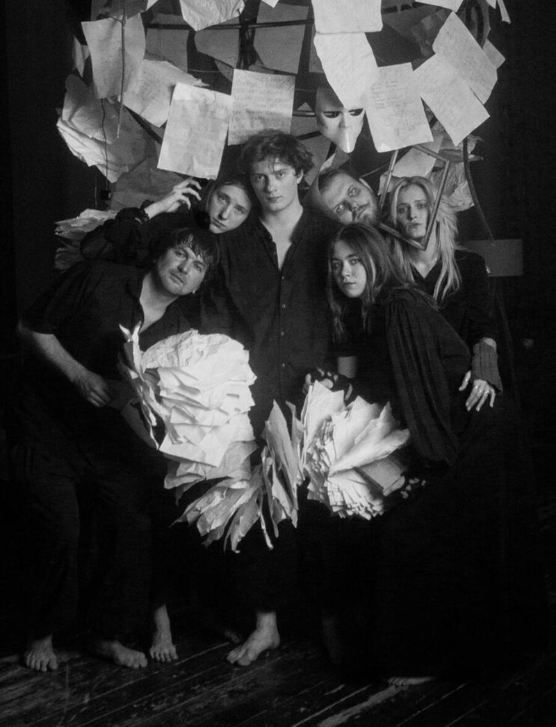 бонд с кнопкой