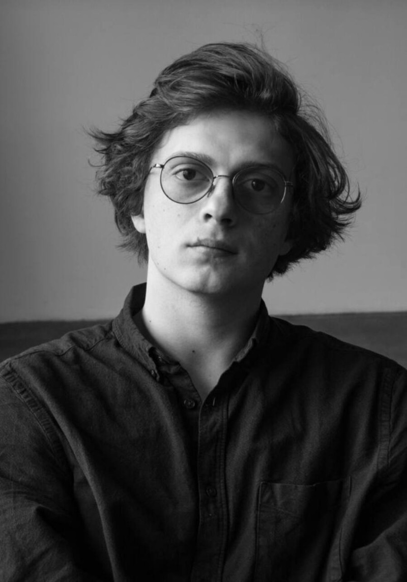 Илья Золотухин Бонд с кнопкой