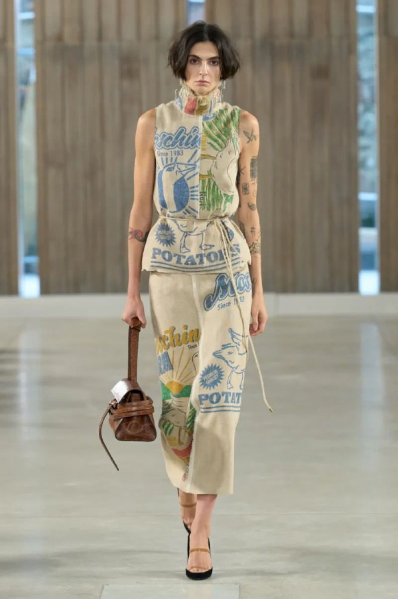 Moschino одежда