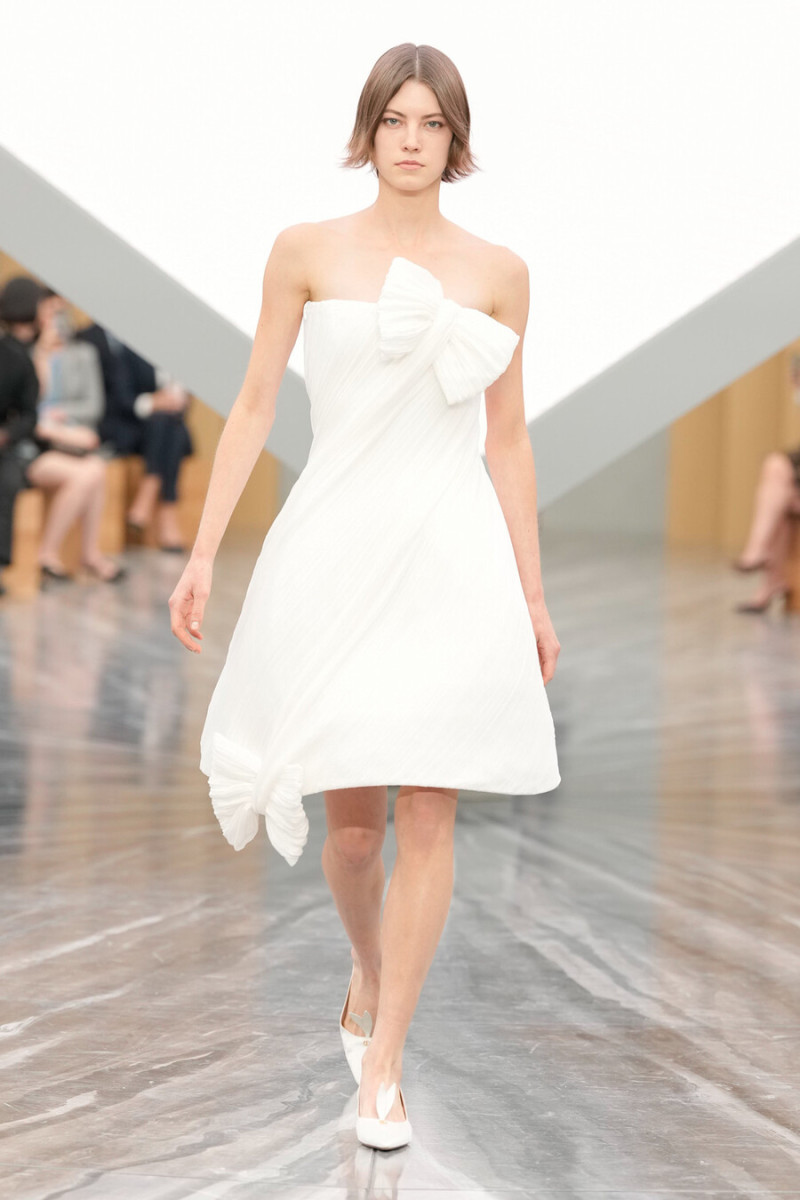 Красивые платья 2025