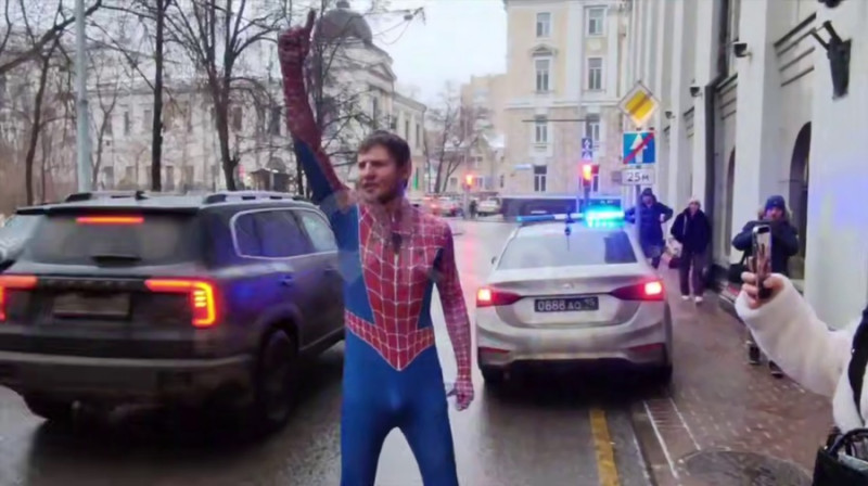 Долину обманул человек-паук