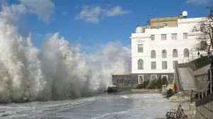 Будущее Севастополя: сильные шторма, оползни и операции по спасению пляжей